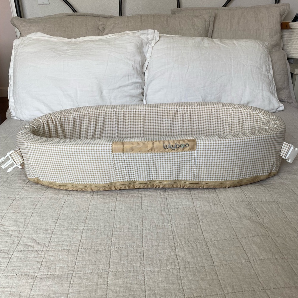 Lulyboo travel gingham bassinet